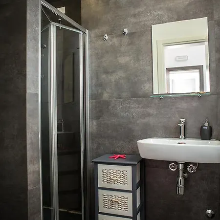 Regina's Bed and breakfast 3*